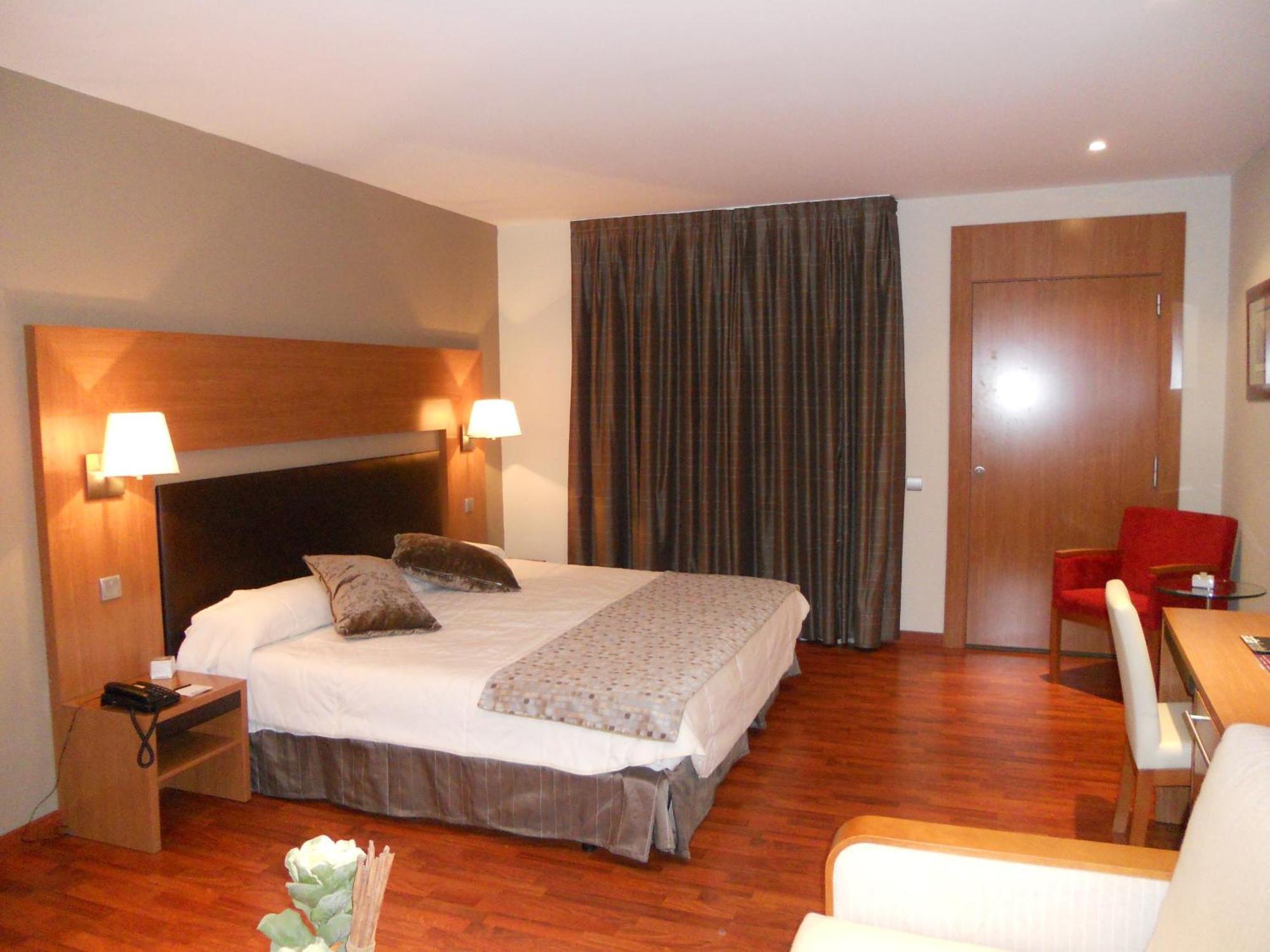 Alti Hotel Bagnères-de-Luchon Zewnętrze zdjęcie